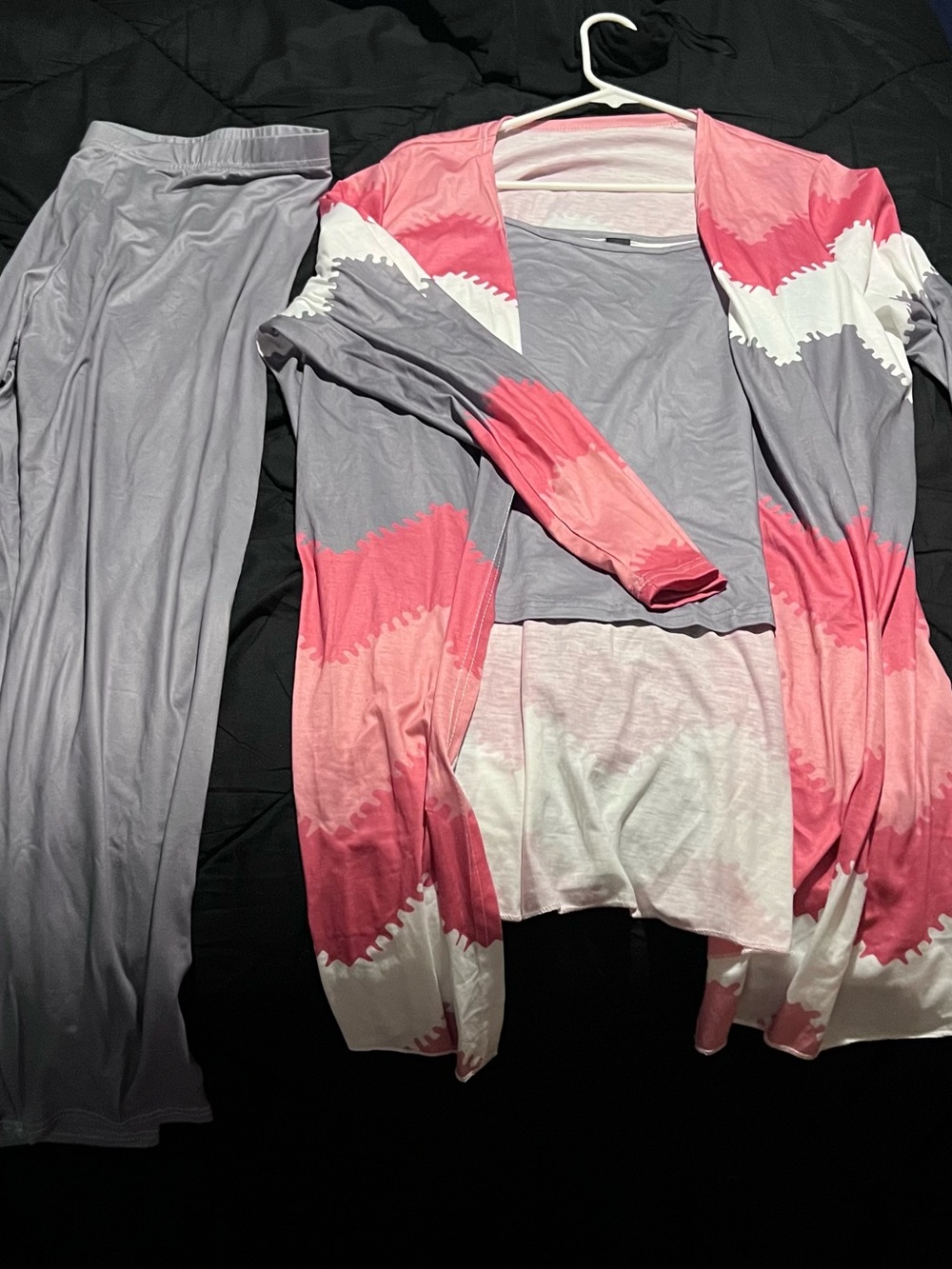Three-Piece Women's Pink & Gray Lounge Set - Cardigan, Tank & Pants